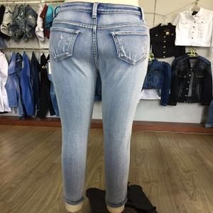 jean skinny avec délavage et délavage à l'eau de Javel WS109057