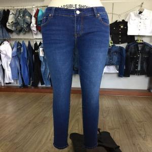 jean skinny avec délavage et délavage à l'eau de Javel WS109057