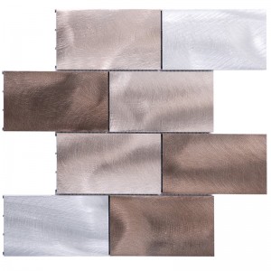 Salle de bains carrelée en mosaïque avec motif de métro décoratif pour la maison