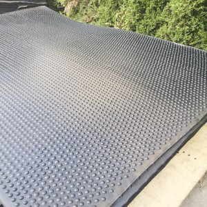 Les pointillés ne sont pas denses