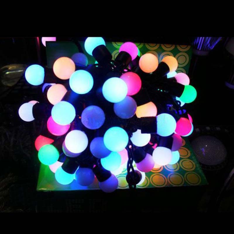 Les guirlandes de boule de LED allument des guirlandes décoratives de Noël