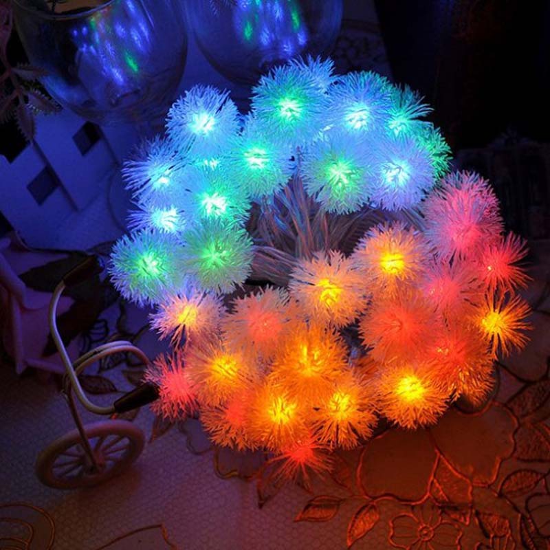 La corde de couleur de pompon de neige de LED de couleur allume des décorations pour Noël / vacances / mariage / fête