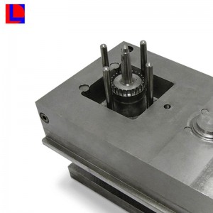 Comme le dessin de moulage par injection de moulage avec précision de coureur chaud moule d'injection de caoutchouc pas cher