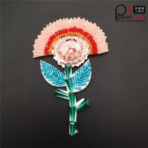 Dernière pièce brodée d'animaux et de fleurs