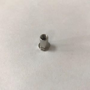 écrou rivet tête plate