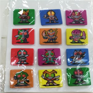 Insigne de goupille en métal de bouton de fer-blanc d'usine de la Chine avec l'insigne coloré de logo