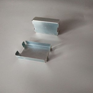 Pièces en tôle avec zinc bleu