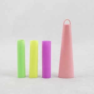 Couvercle et pièce en silicone