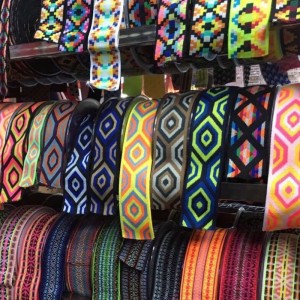 Bandes élastiques souples de conception spéciale pour les vêtements