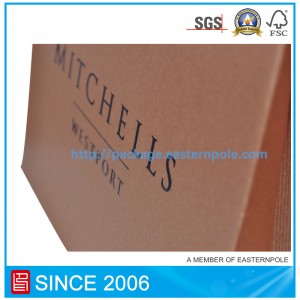 Sac à chaussures marron avec un design personnalisé