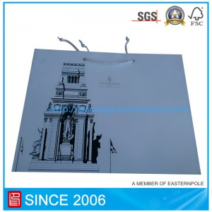 Sac en papier kraft blanc pour vêtements