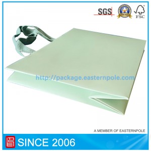 Sac en papier haut de gamme à fond inversé