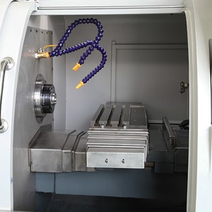 Avec 2pcs collectent le tour horizontal de commande numérique par ordinateur en métal de mandrin un an après service de vente