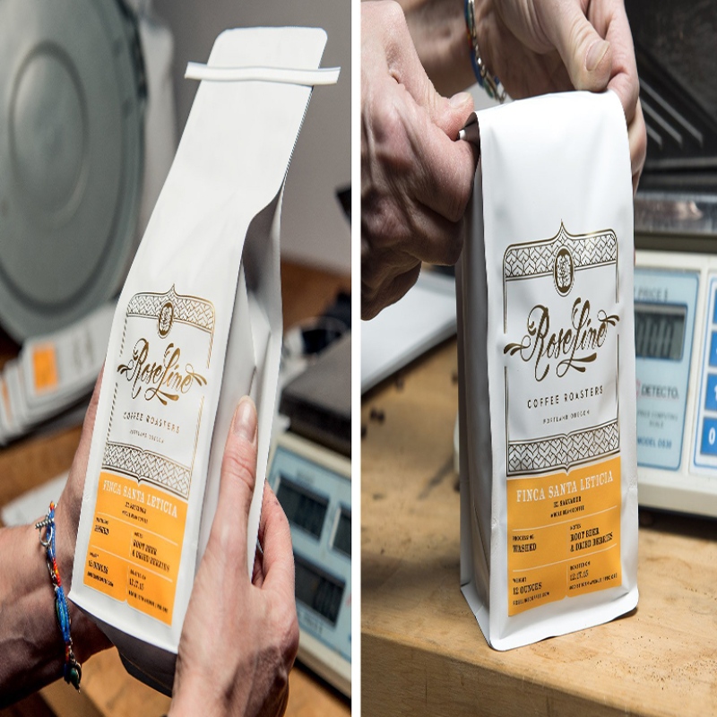 Sac de café à fond plat imprimé sur mesure avec sac en aluminium à évent pour emballage de café