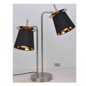 Lampe de table avec abat-jour en tissu et feuille de décoration