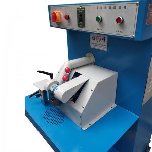 Machine à ébaucher les bords de vamp