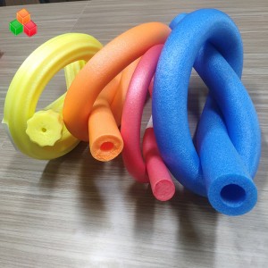 Dongguan logo personnalisé forme ROHS 10mm 20mm blanc élargi epe polyéthylène mousse support tige tube tube de nouilles pour enfants \/ adulte