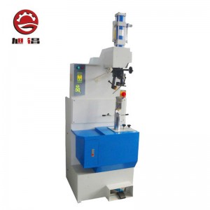 Machine à clouer les talons auto-informatisée