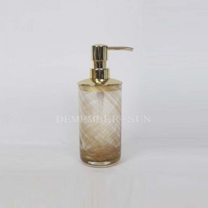 accessoires de salle de bain en verre sertis de pompe en métal