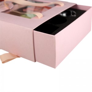 Elegance Tote Box affiche un ensemble complet d'aliments pour le thé avec boîte-cadeau