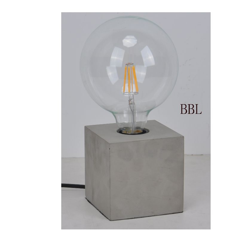 Lampe de table avec base carrée en béton