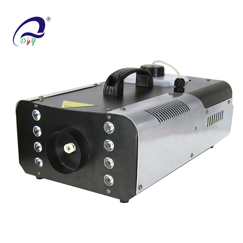 Une machine à fumer de 1200 WATTS avec LED pour F22 dj.