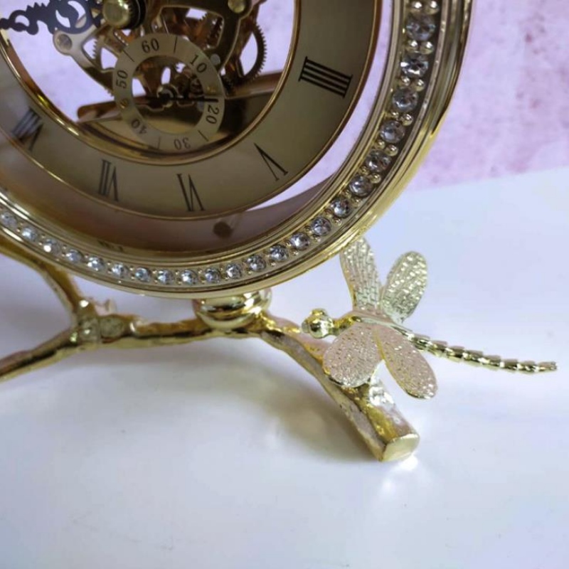 Little Luxury Creative Fashion Metal Clock