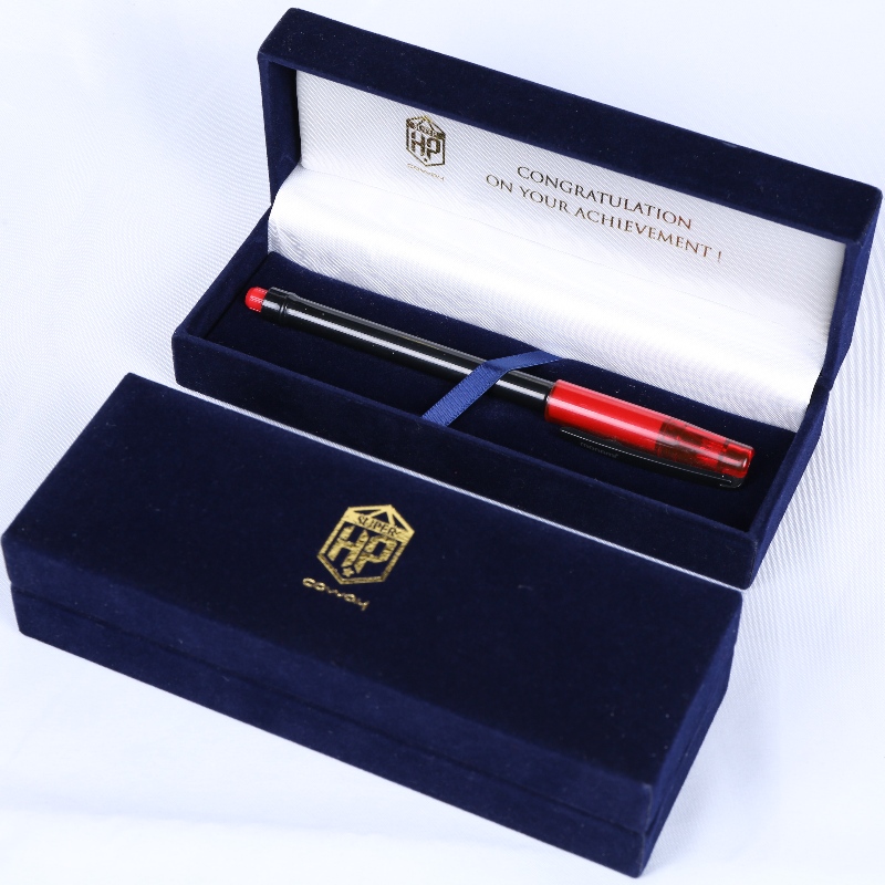 Produit V - 12l rectangle de carton en cuir artificiel, utilisé dans 140 * 35mm plus de badges, stylos et colliers, et ainsi de suite.160 * 58 * 40, environ 120 grammes.