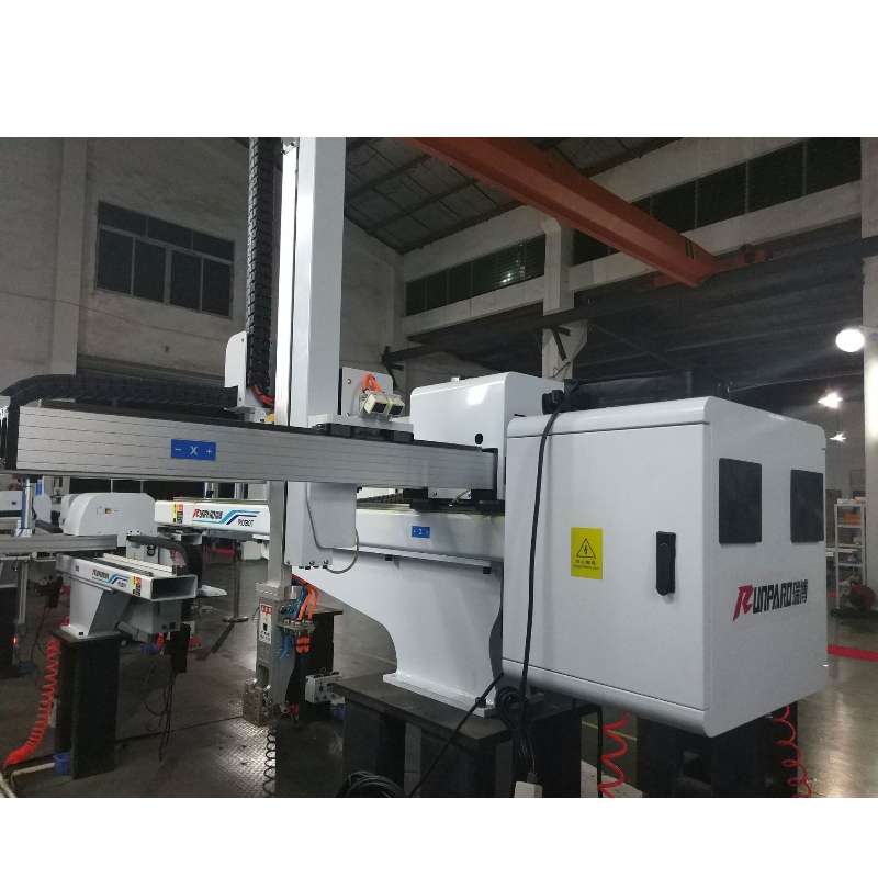 Chine usine grand trois manipulateur de machine de moulage par injection servo cinq axes