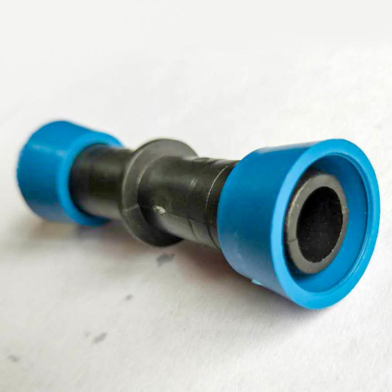 Connexion à anneau de traction