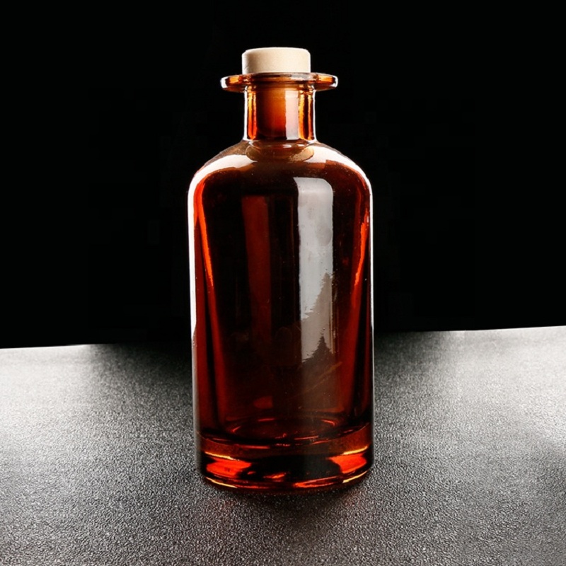 Bouteille en verre de diffuseur de roseaux colorés de haute qualité