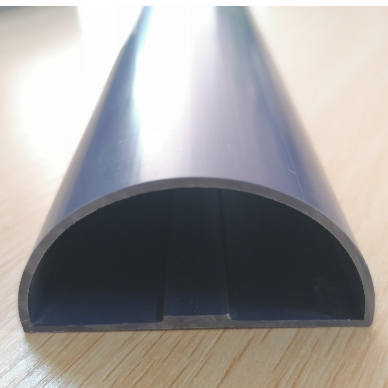 Tube semi - circulaire en plastique de type PVC - D