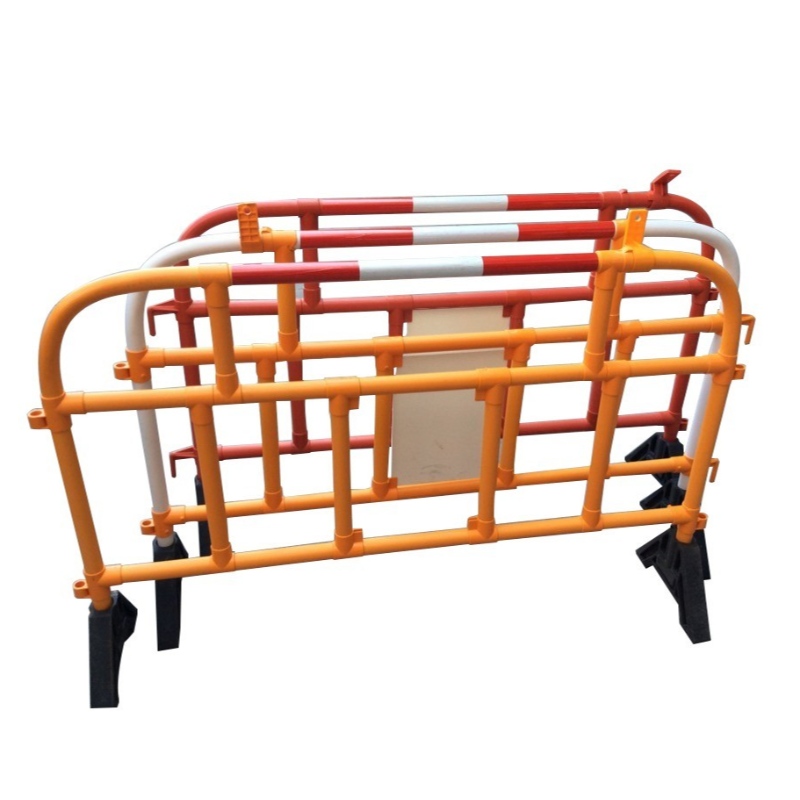 Barrière piétonne pour concerts, événements sportifs et défilés Barricade en plastique Barrière de parking PVC Barrière routière pour véhicule