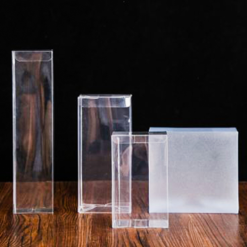 Boîte en plastique transparente