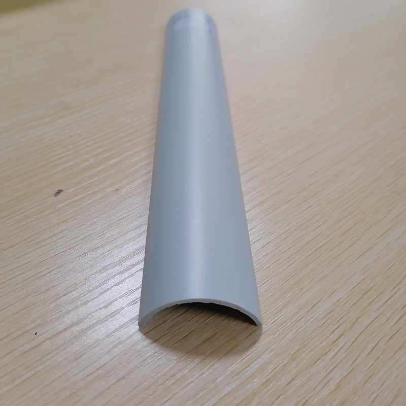 Profilé extrudé par PVC de bande de tuyau de PVC de demi-cercle de canal de PVC C pour la protection de bord