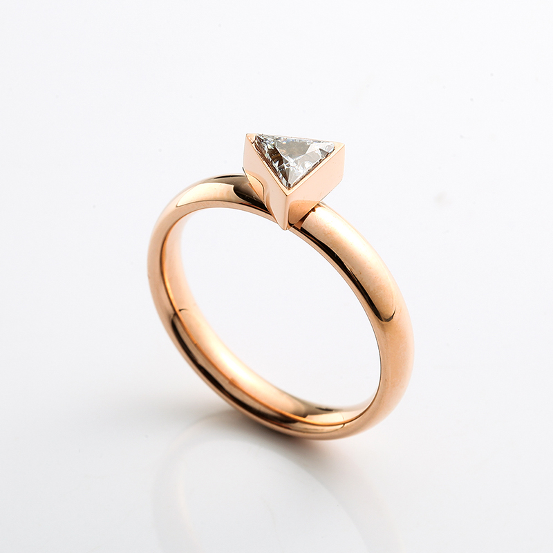 Bague en acier inoxydable pour femme Bague en or \/ or rose \/ argent Bague en pierre CZ