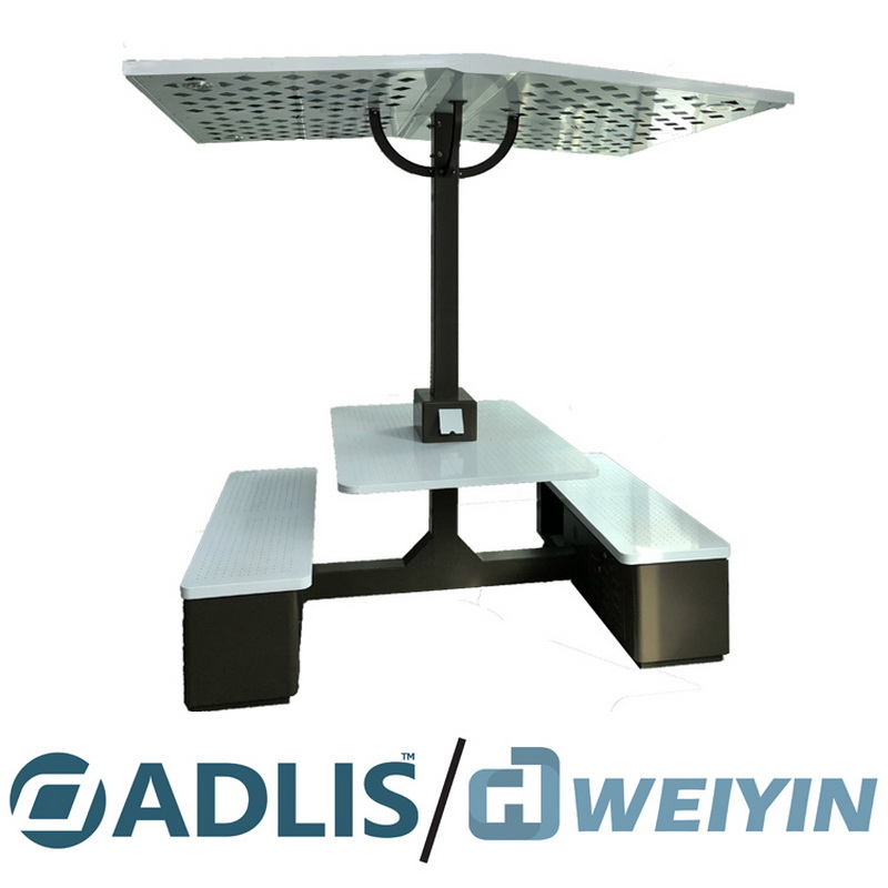 La gradation de LED allume le téléphone d'induction de corps humain chargeant le banc intelligent avec l'énergie solaire