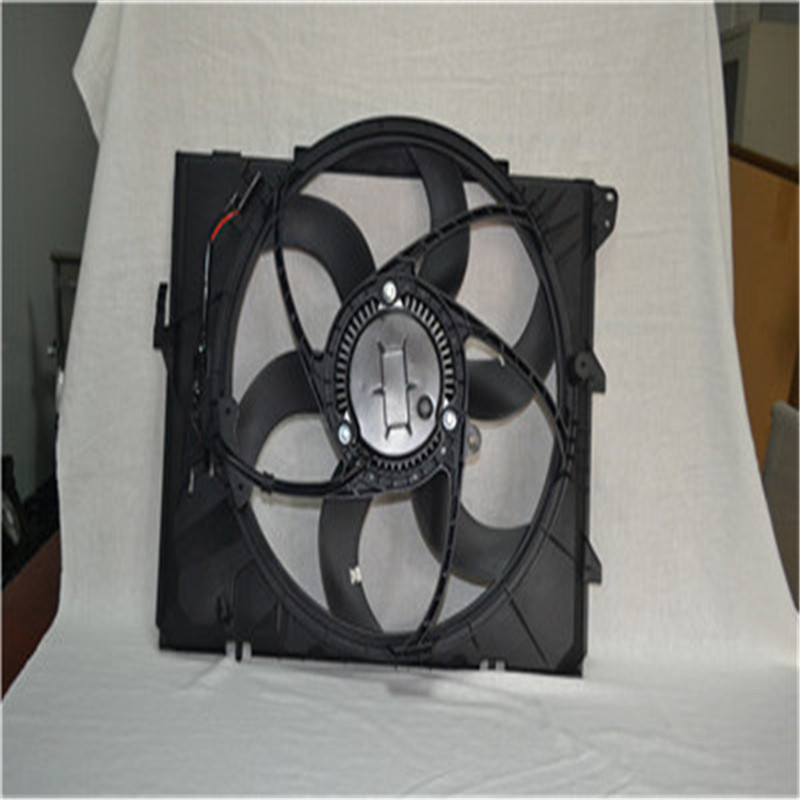 Ventilateur de refroidissement électrique de moteur automatique 17117590699 17427523259 pour BMW E90