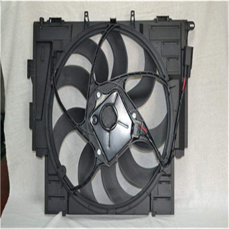 ventilateur de radiateur du système de refroidissement 17418642161 pour BMW F18 F10 F07