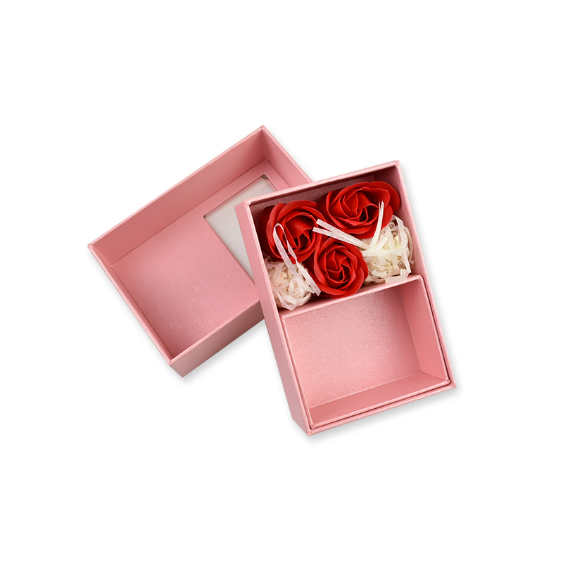 Une boîte de bijoux / romantique