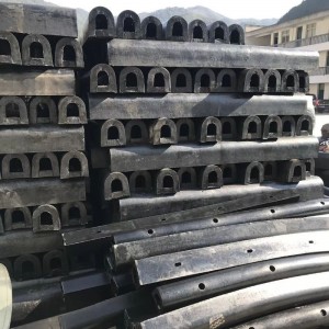 Half - circular Barrier dock