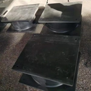 Système de protection de bâbord pour systèmes de protection de bois traditionnels et de caoutchouc coupé