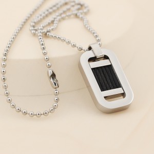 Vente en gros Collier pendentif en acier inoxydable bicolore en acier inoxydable