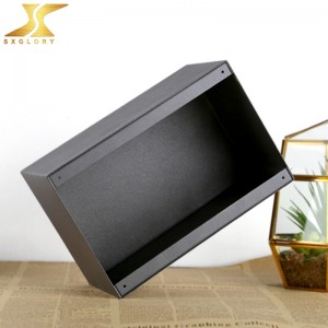 Urnes en métal noir pour homme