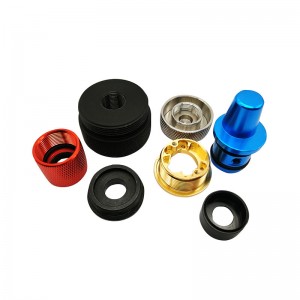 Fabrication sur mesure de pièces en aluminium anodisé et en acier inoxydable