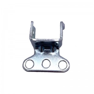 Le support de verrouillage du coffre du camion est galvanisé.