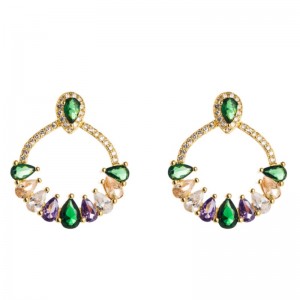 Personnalité européenne et américaine Boucles d\'oreilles en laiton Température Boucles d\'oreilles féminines Micro-incrustation Couleur Zircon Boucles d\'oreilles en forme de fleurs Japonais et coréens bijoux