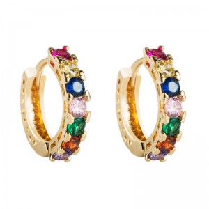 Bijoux de mode coréen laiton micro-incrusté boucles d\'oreilles de zircon femelles féminines tempérament européen et américain boucles d\'oreilles en forme de c oreilles sauvages en gros