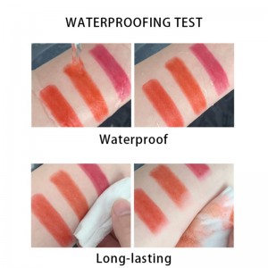 Rouge à lèvres à trois couleurs