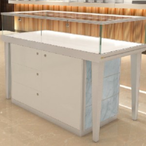 Montre d\'affichage en verre de bijoux